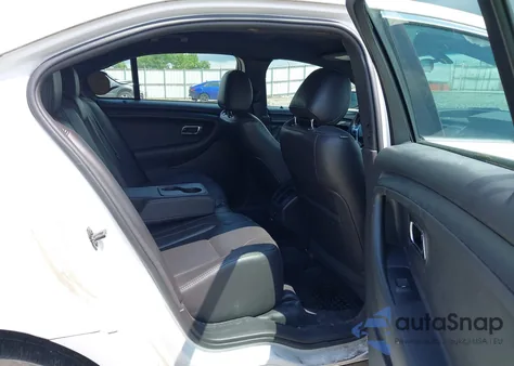 2014 Ford Police Interceptor Police Interceptor z USA, uszkodzony, nr VIN 1FAHP2L88EG138210